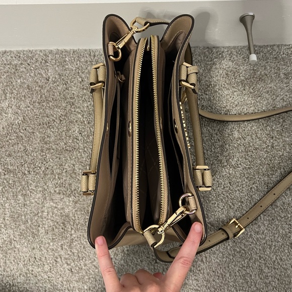 Michael Kors Purse - Picture 4 of 4